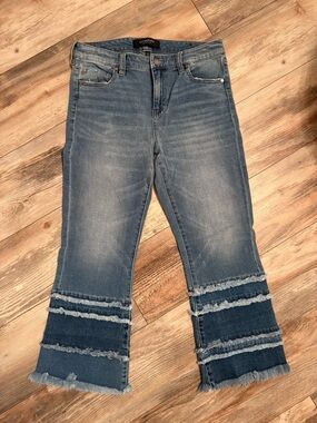 Liverpool Two-Tone Frayed Tiered Wide-Leg Crop Jeans - Blue